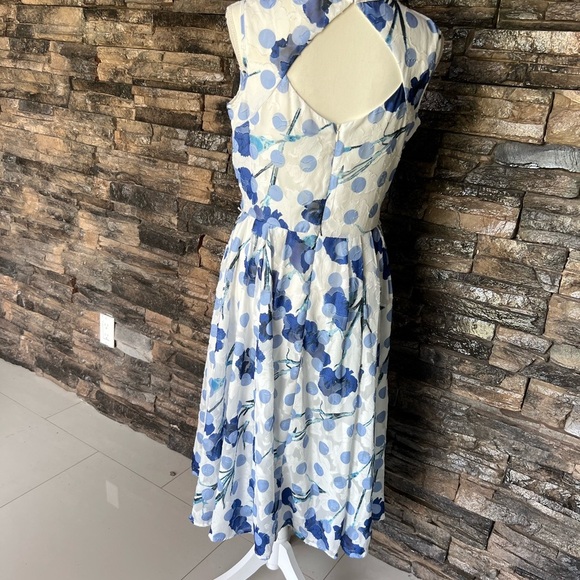 Gabby Skye Blue and White Sleeveless Midi Dress - Picture 7 of 13